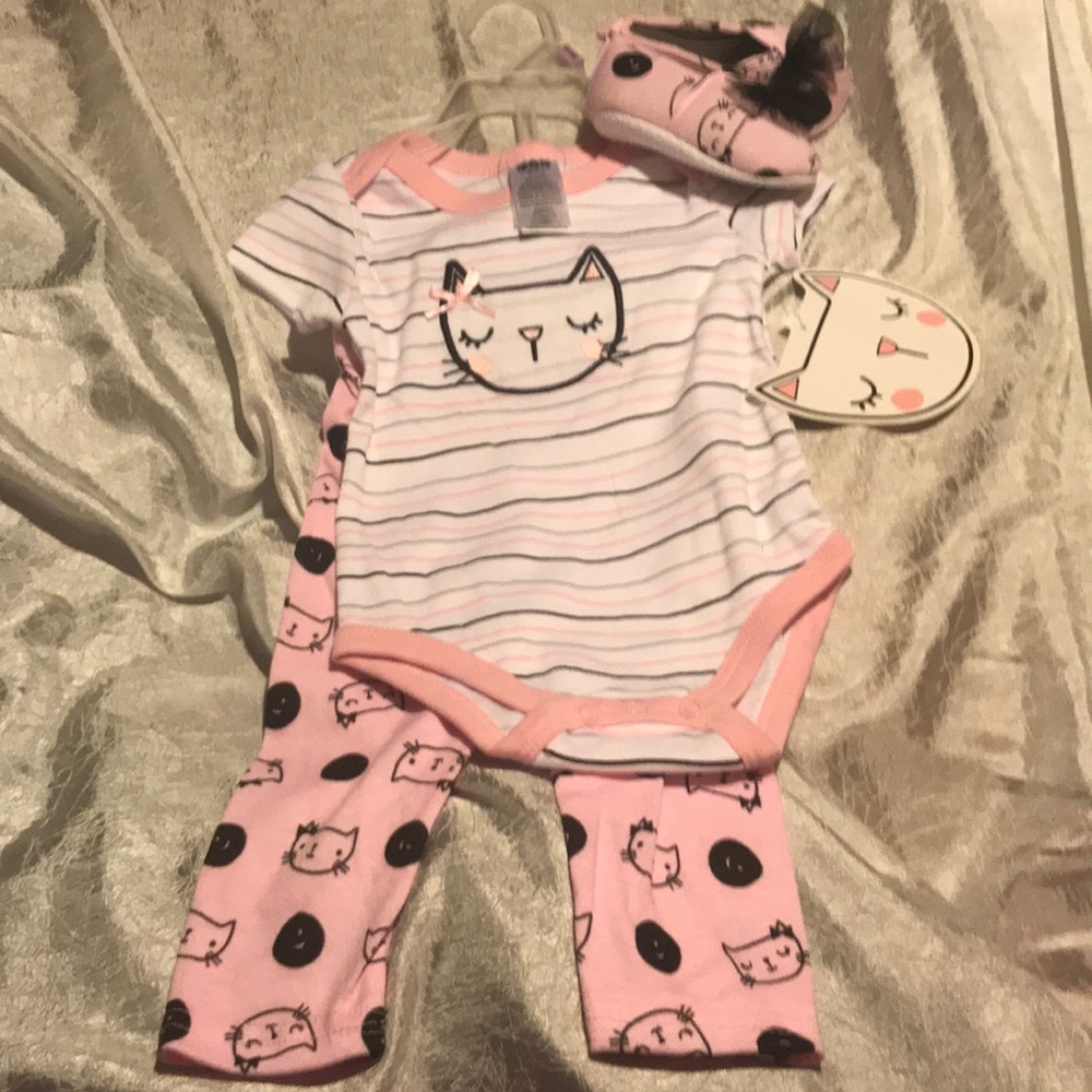 COPY - Brand new 3 pc 6-9m outfit cats Brand new!